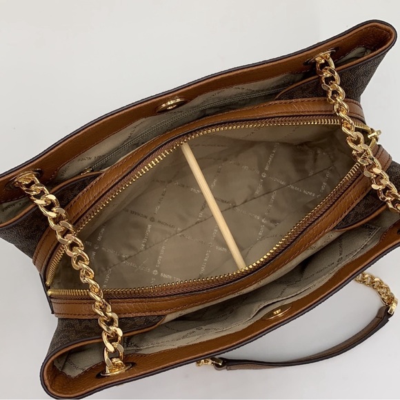 • gently used - Picture 2 of 4